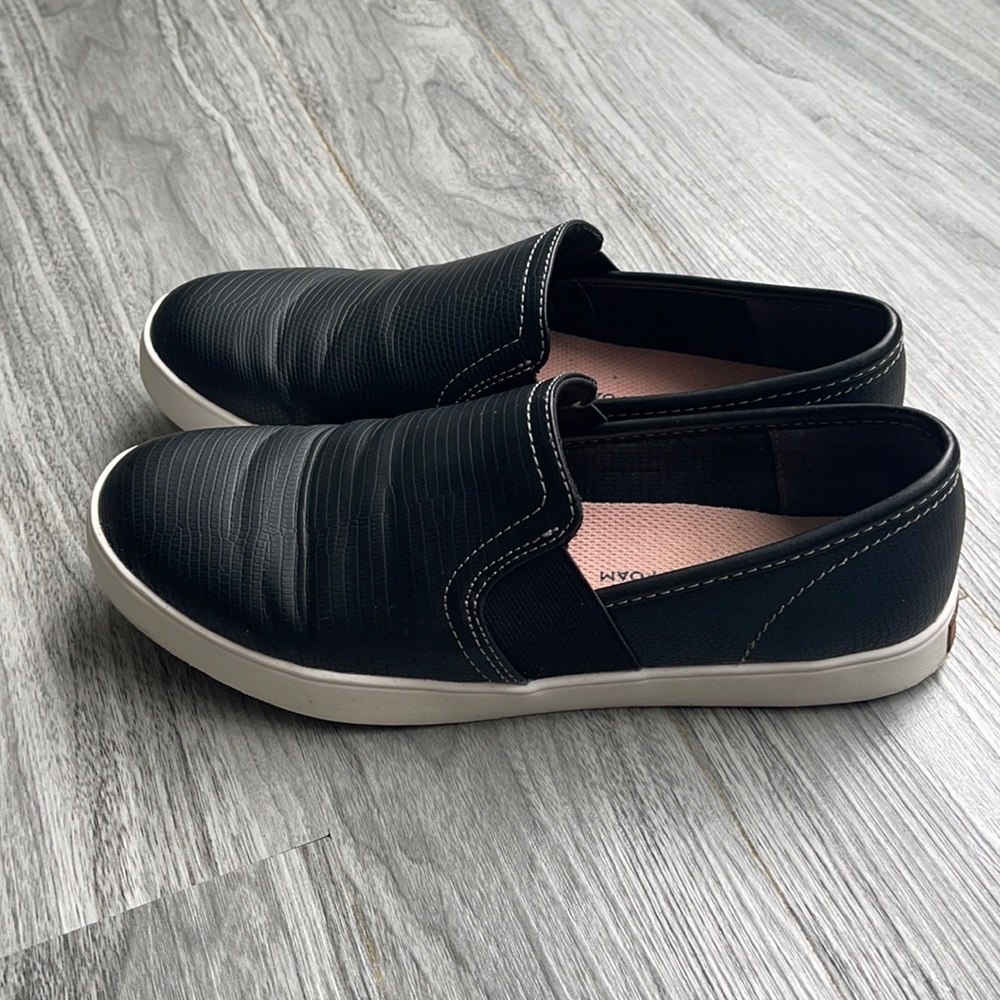 Dr. Scholls blk faux leather slip on sz 7 EUC!! 🖤